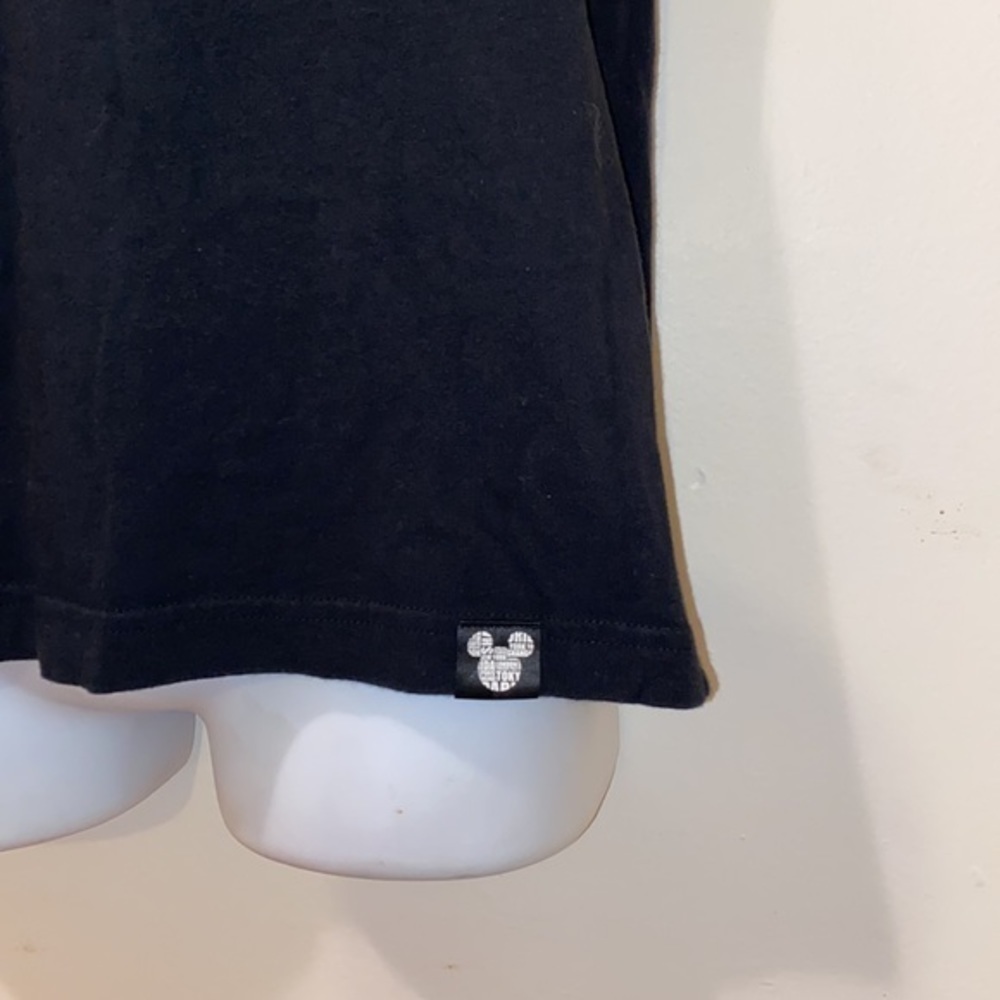 Unisex UNIQULO x Disney “Magic For All” Collaboration Mickey Tropical Sunset Tee - Picture 6 of 9